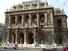 A Magyar Állami Operaház Andrássy úti homlokzata
